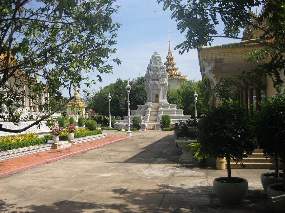 Внутри королевского дворца в Пномпене